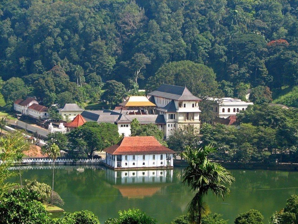 Nisansala HomeStay Kandy Deiyannewela Luaran gambar